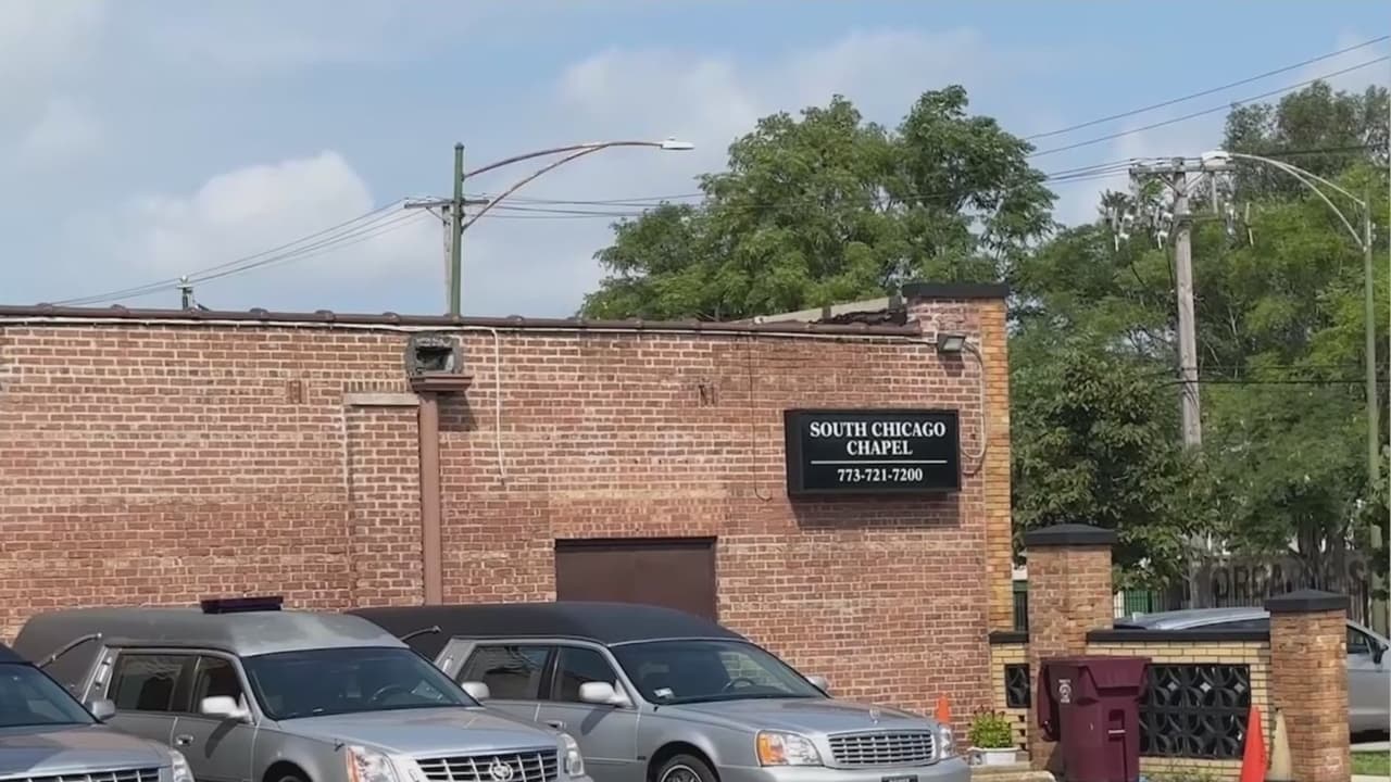 Investigan a la funeraria South Chicago Chapel tras hallar más de 50 cuerpos en descomposición