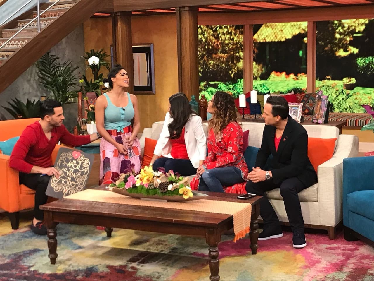 La razón es que está cerca el Día de los Enamorados y ella se siente más sola que nunca.