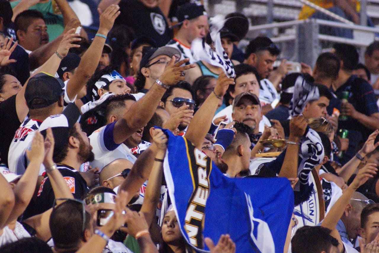 Aficionados al fútbol mexicano disfrutaron del encuentro en Austin.