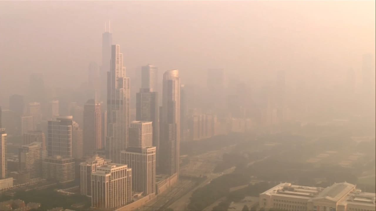 Ciudades entre el humo: Más de 100 millones de personas en riesgo por mala calidad del aire en EEUU