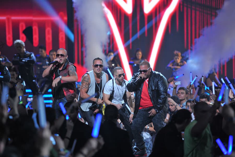 En 2011 salieron del escenario para cantar varios temas 'Tu Olor' y después compartieron el escenario con Franco el gorila, Alberto Stilee, Dj Nelson. ¡Fue pura energía!