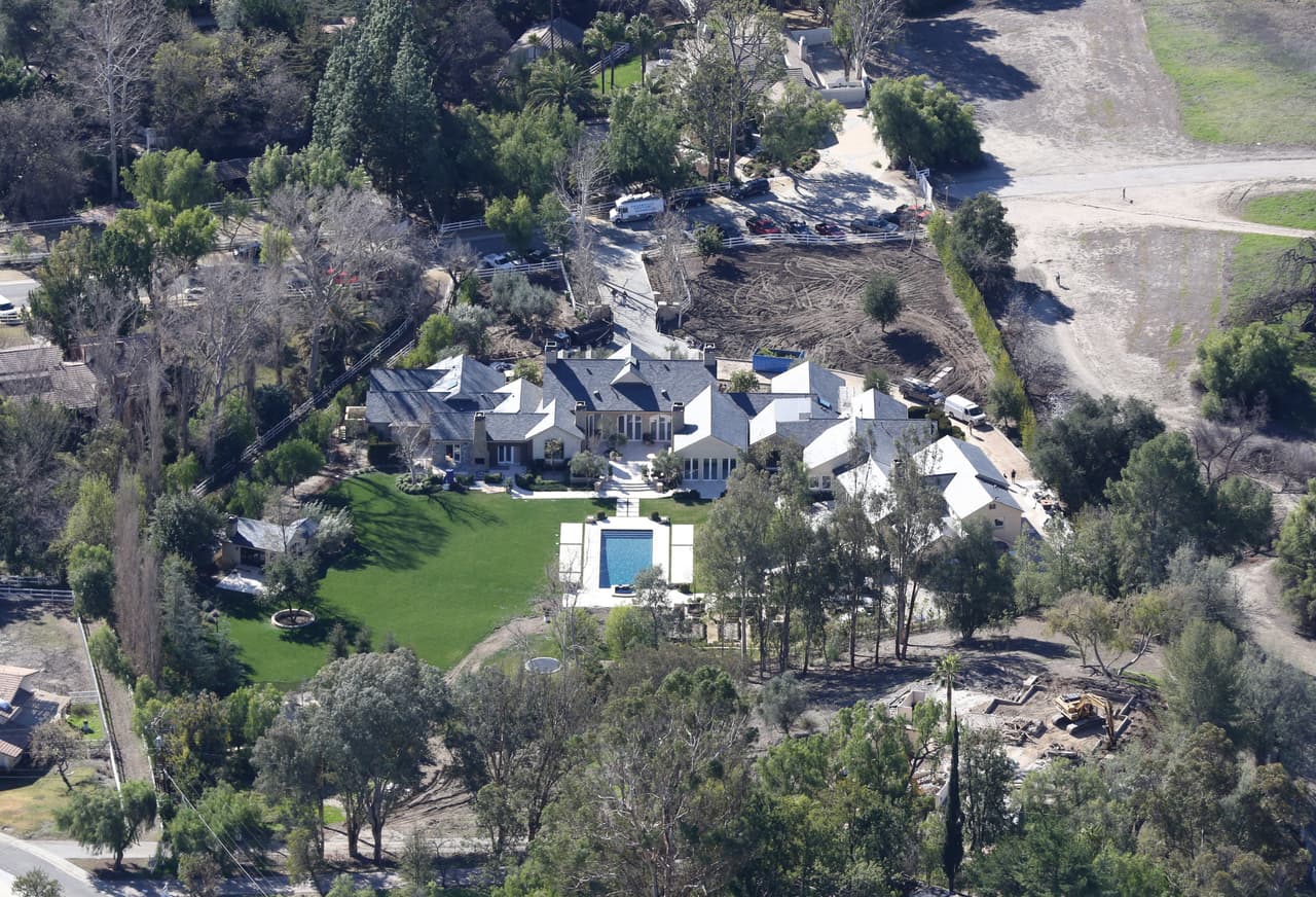 Esta ubicada en la zona más exclusiva de Bel Air.