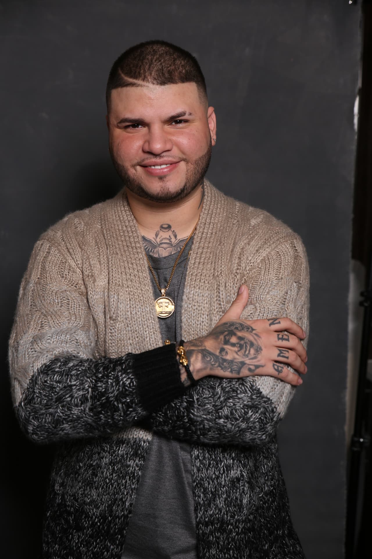 <span class="cms-h3-H3"><b>Farruko.</b></span>
<b> <h3 class="cms-h3-H3">Nominaciones: 5 </h3>¿A qué está nominado? </b>Álbum Del Año y Álbum Del Año Urbano por "Visionary"; Artista Del Año Urbano, Canción Del Año Urbano por "Obsesionado" y Colaboración Del Año Urbano por "Chillax".