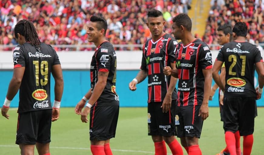Alajuelense se lleva el clásico ante Saprissa para consolidarse en el liderato