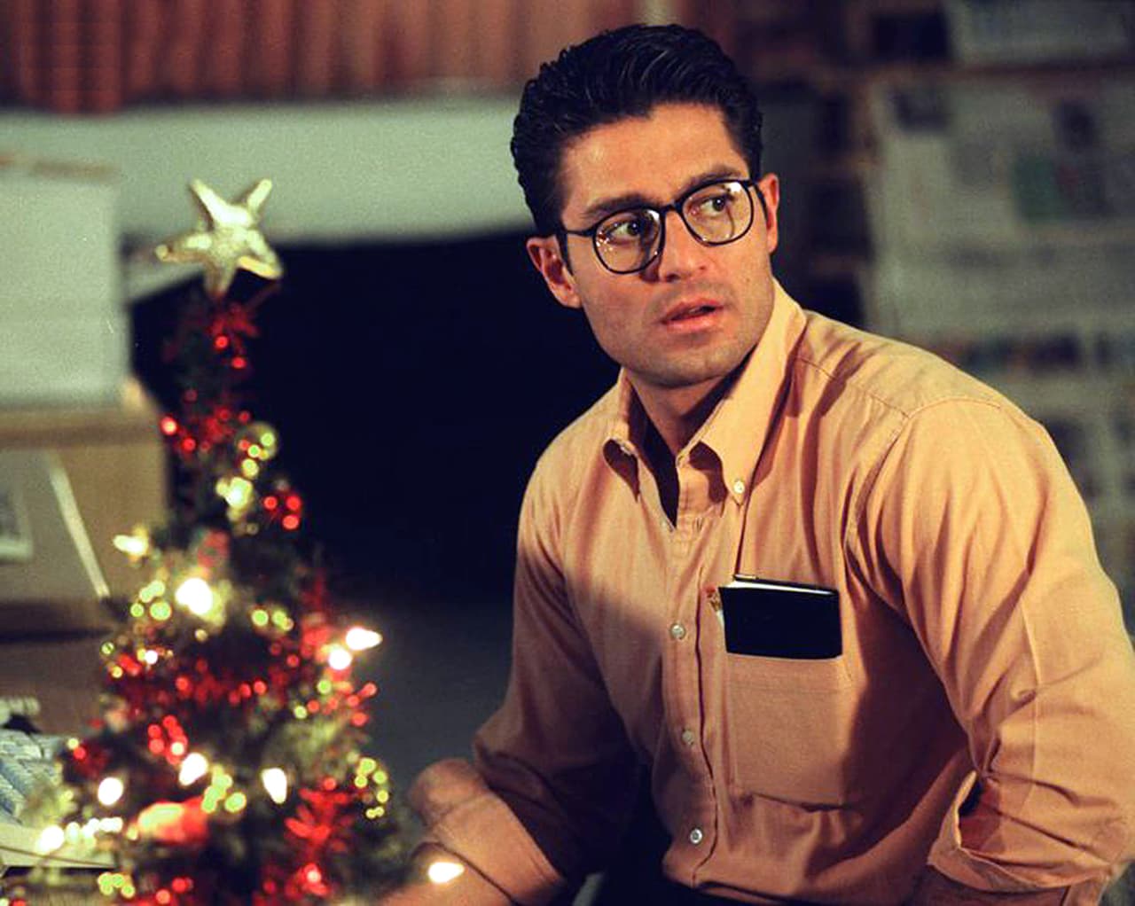 El primer acercamiento que tuvo con el medio artístico fue cuando se dedicó a ser doble de películas de acción. Su golpe de suerte llegó cuando tuvo que doblar a 
<b>Eduardo Yáñez</b> en la telenovela 'Dulce desafío'; desde ese momento no dejó los melodramas.