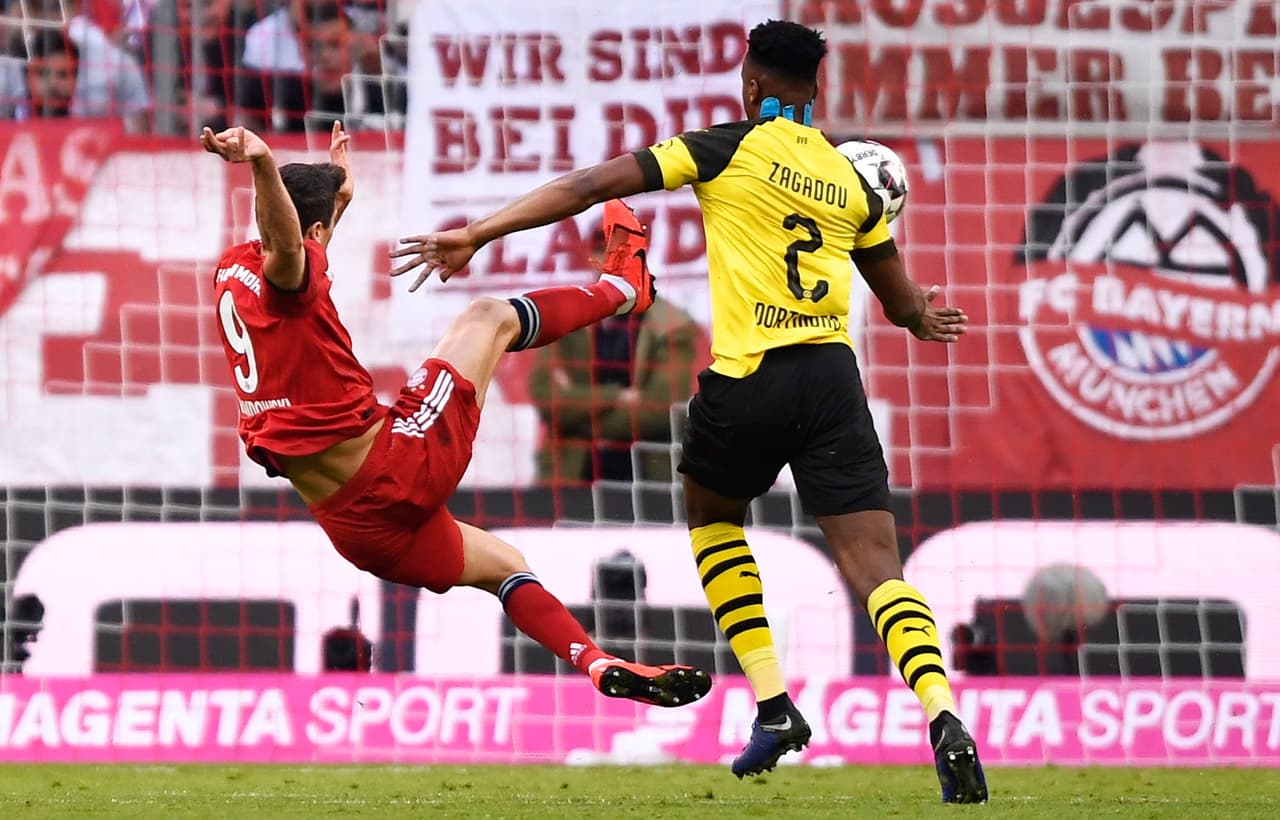 La alegría para los bávaros aumentó tan solo siete minutos después cuando Lewy aprovechó un error en salida de Dan Zagadou para poner el 2-0.