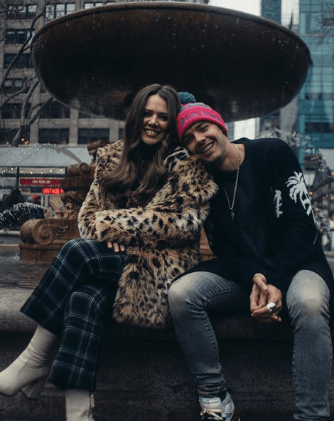 Actualmente el dueto Jesse y Joy se encuentra promocionando su sencillo 'Mañana es too late', el cual lanzaron en colaboración con J Balvin.