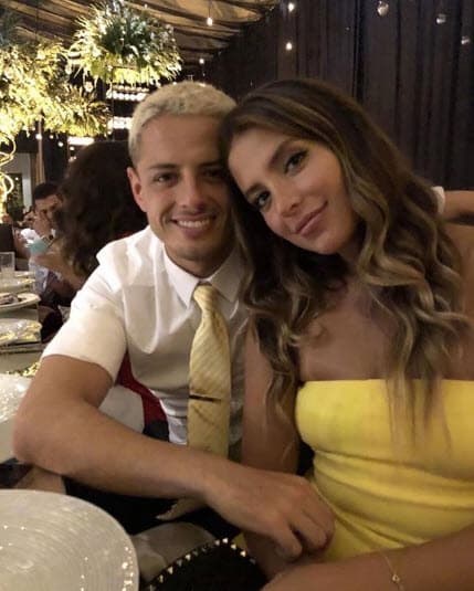 Chicharito y Sarah Kohan confirmaron que serán padres, el pasado 14 de enero, y el futbolista ya fue felicitado por una de sus exnovias.