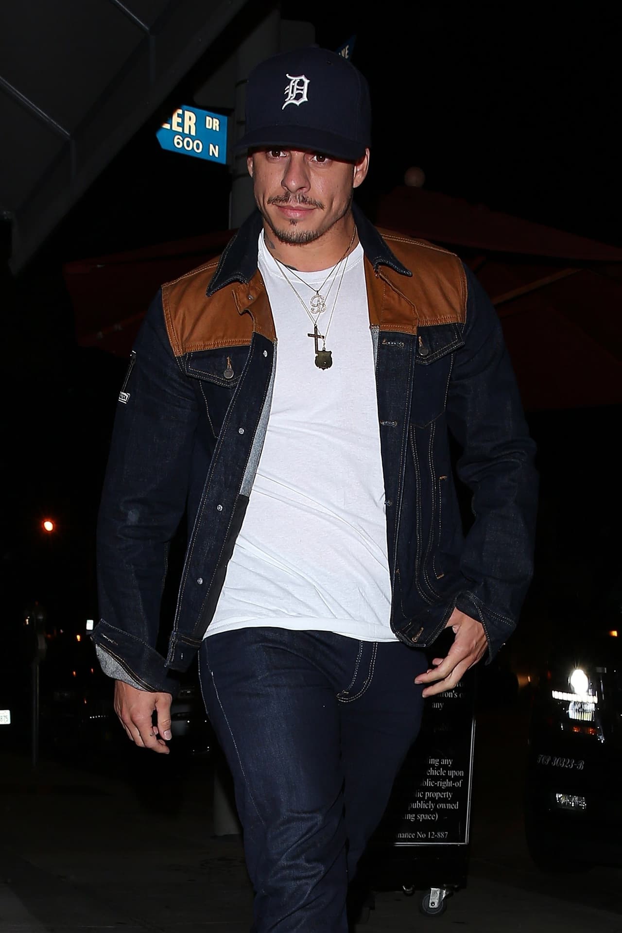 Casper y JLo, aunque estuvieron en el mismo lugar, no llegaron a coincidir en el mismo espacio y, de acuerdo con Entertainment Tonight,
<a href="https://www.etonline.com/jennifer-lopez-and-alex-rodriguez-nearly-had-an-awkward-run-in-with-her-ex-casper-smart-108673"> no cruzaron palabras</a>.