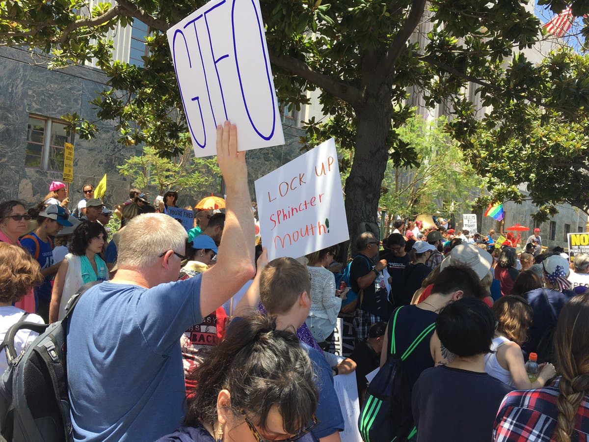 "Cierren la boca de esfínter" (músculo para defecar).