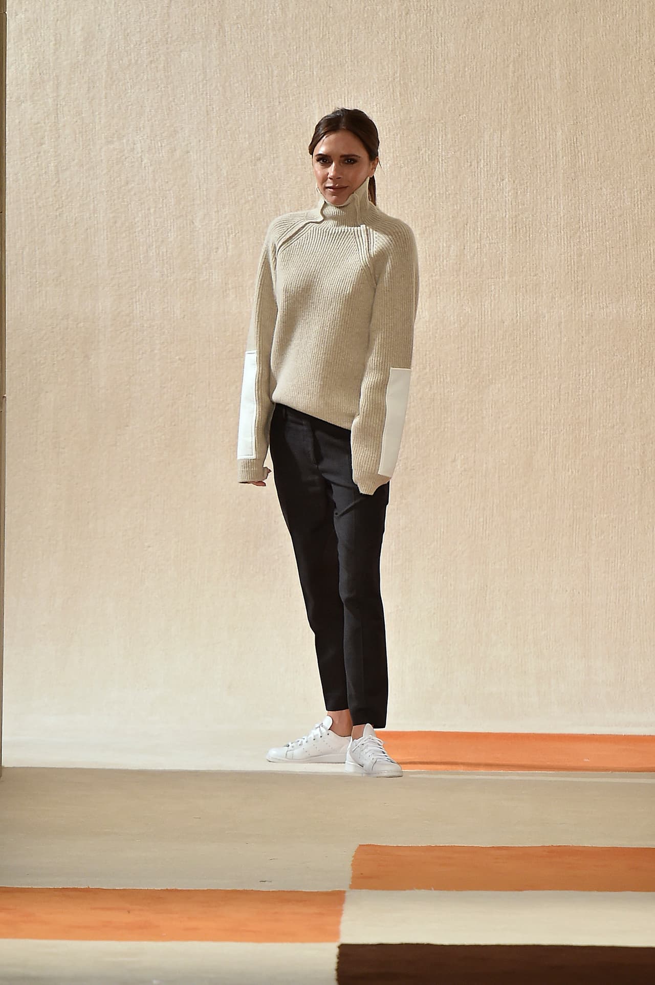 Así apareció Victoria Bekham al final de su pasarela.