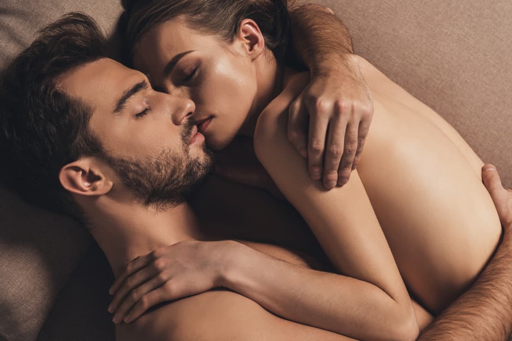 <b>COMPATIBILIDAD DE CÁNCER Y PISCIS EN LA CAMA:</b>
<br>Los dos signos tienen bastantes cosas en común, sobre todo a nivel emocional. Su sensibilidad la podrán trasladar a la perfección a lo sexual, ya que entenderán las necesidades del otro y sobre todo a que los dos alcancen el placer e intimidad que tanto anhelan.