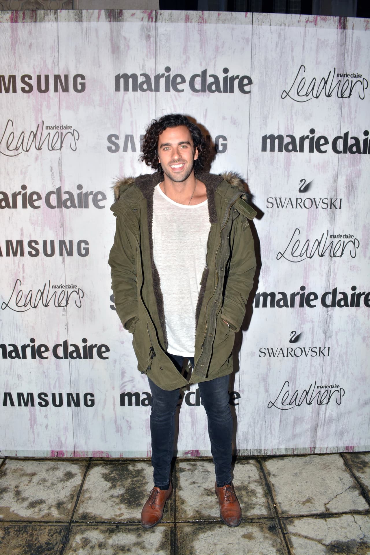 <b><a href="http://www.univision.com/temas/jose-pablo-minor">José Pablo</a></b> debutó en televisión en la telenovela 'Miss XV', junto a su exnovia, la actriz 
<b>Natasha Dupeyrón</b>.