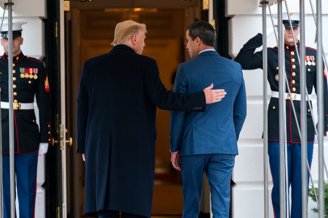 “¡Estamos unidos, Presidente @realDonaldTrump!”, tuiteó Guaidó en madrugada del miércoles, luego del discurso del Estado de la Unión. “Me llevo el compromiso y apoyo de EEUU hacia nuestra lucha para lograr la Libertad de Venezuela”.