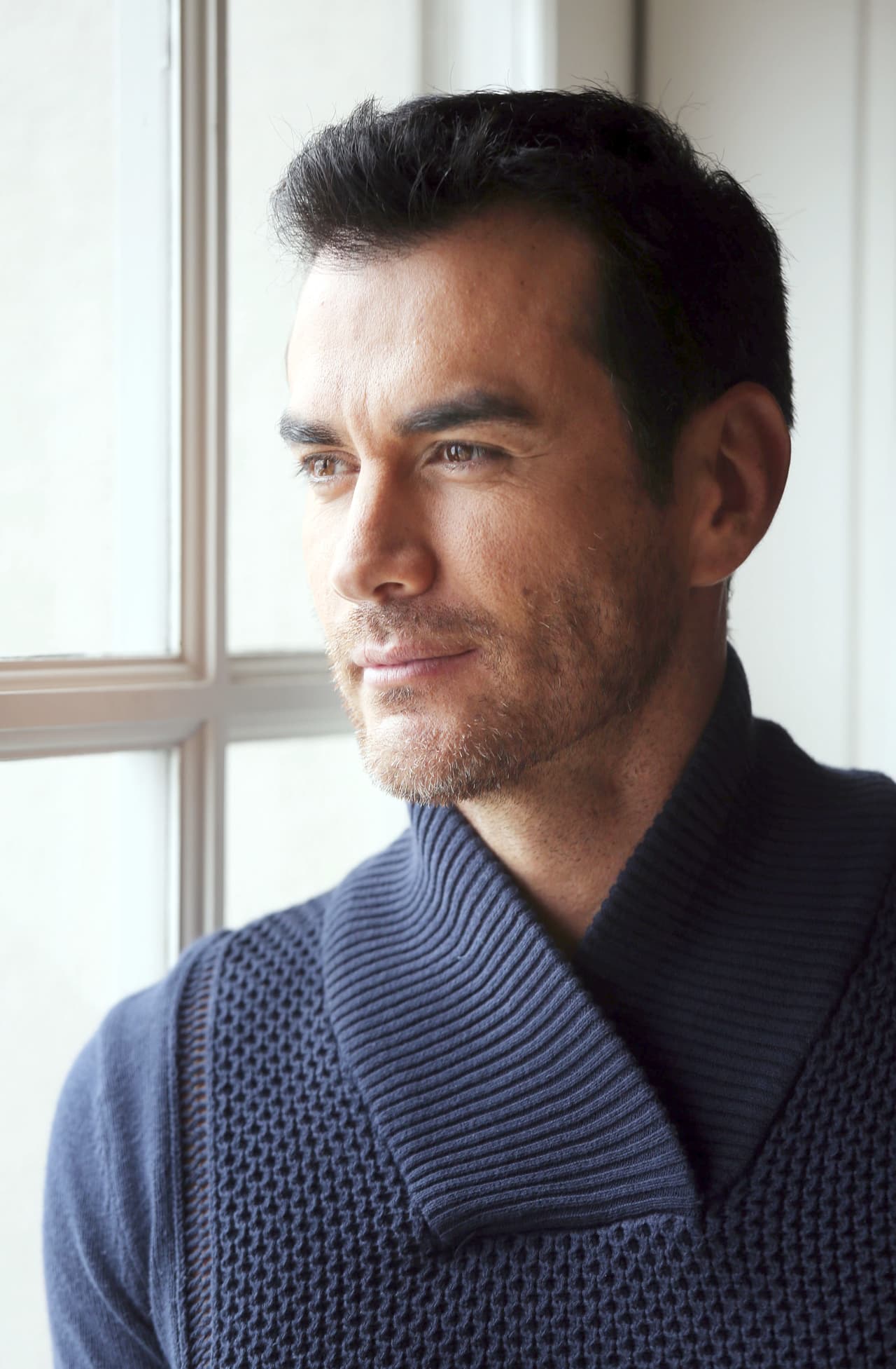 A través de su cuenta en Instagram, sorprendió a sus fans con una foto al lado de su 
<b><a href="https://www.univision.com/programas/novelas/lina-radwan-defiende-su-noviazgo-con-david-zepeda">novia Lina Radwan </a></b>para agradecer a todos por el apoyo.