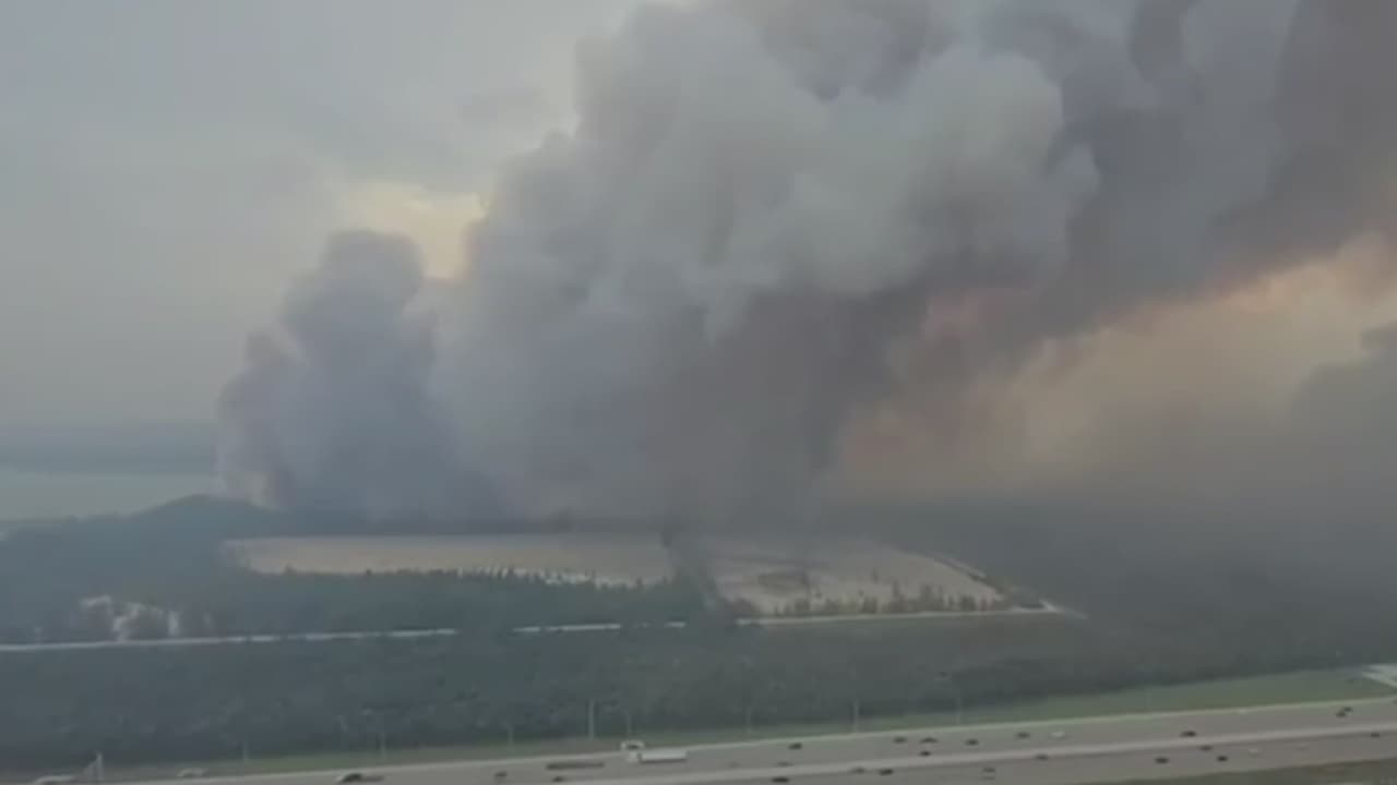 Tres incendios forestales arden al noroeste de Miami-Dade