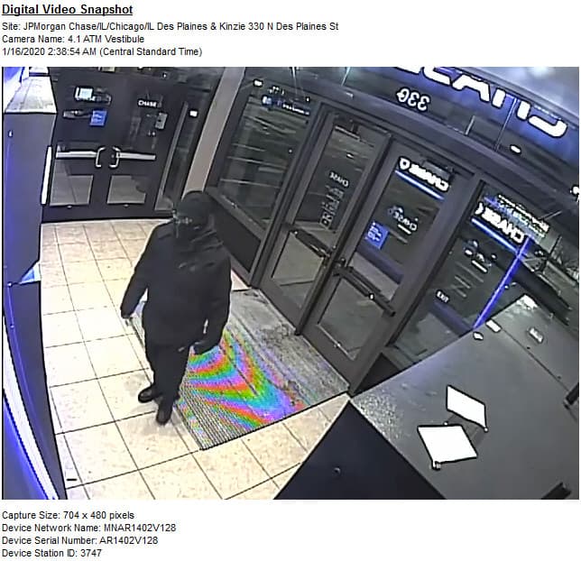 Piden ayuda para identificar a presuntos responsables de robo a mano armada en la línea rosa de CTA