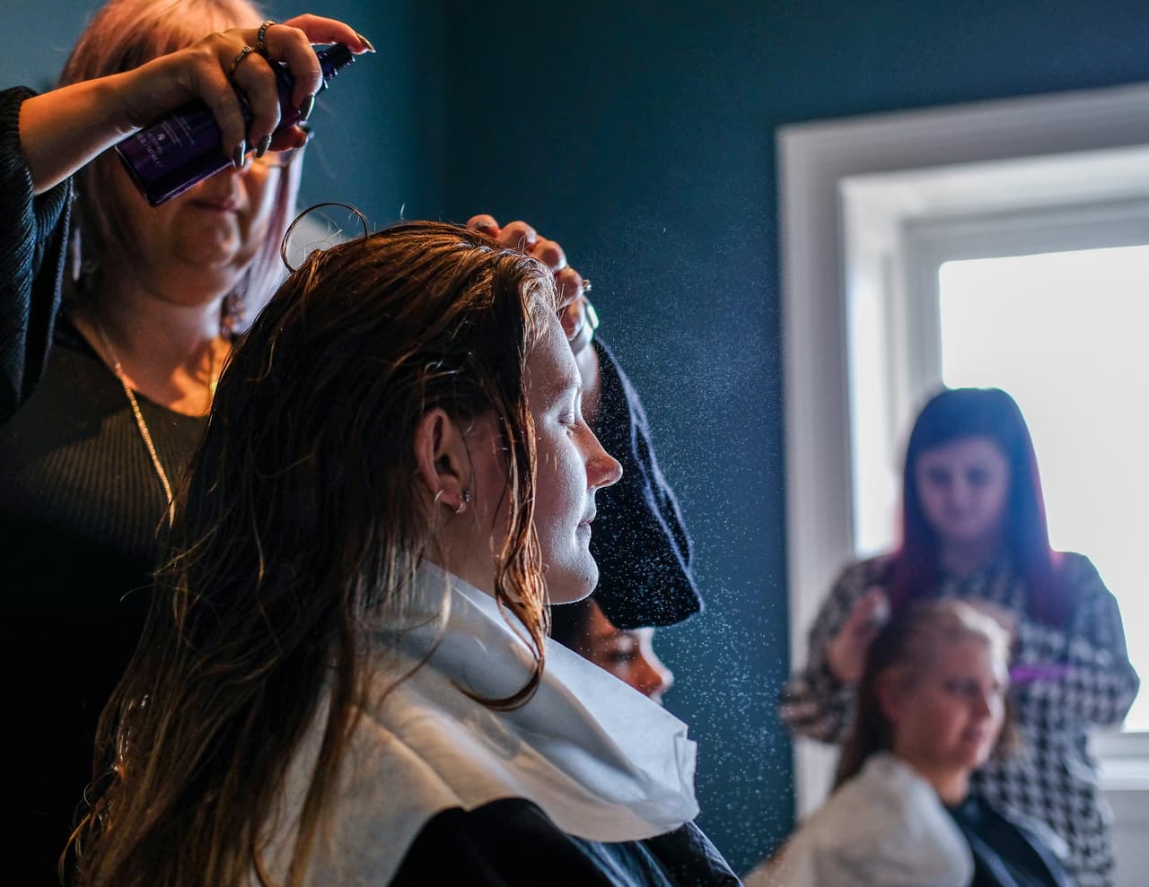 Peluquerías podrán abrir desde el viernes 24 de abril.