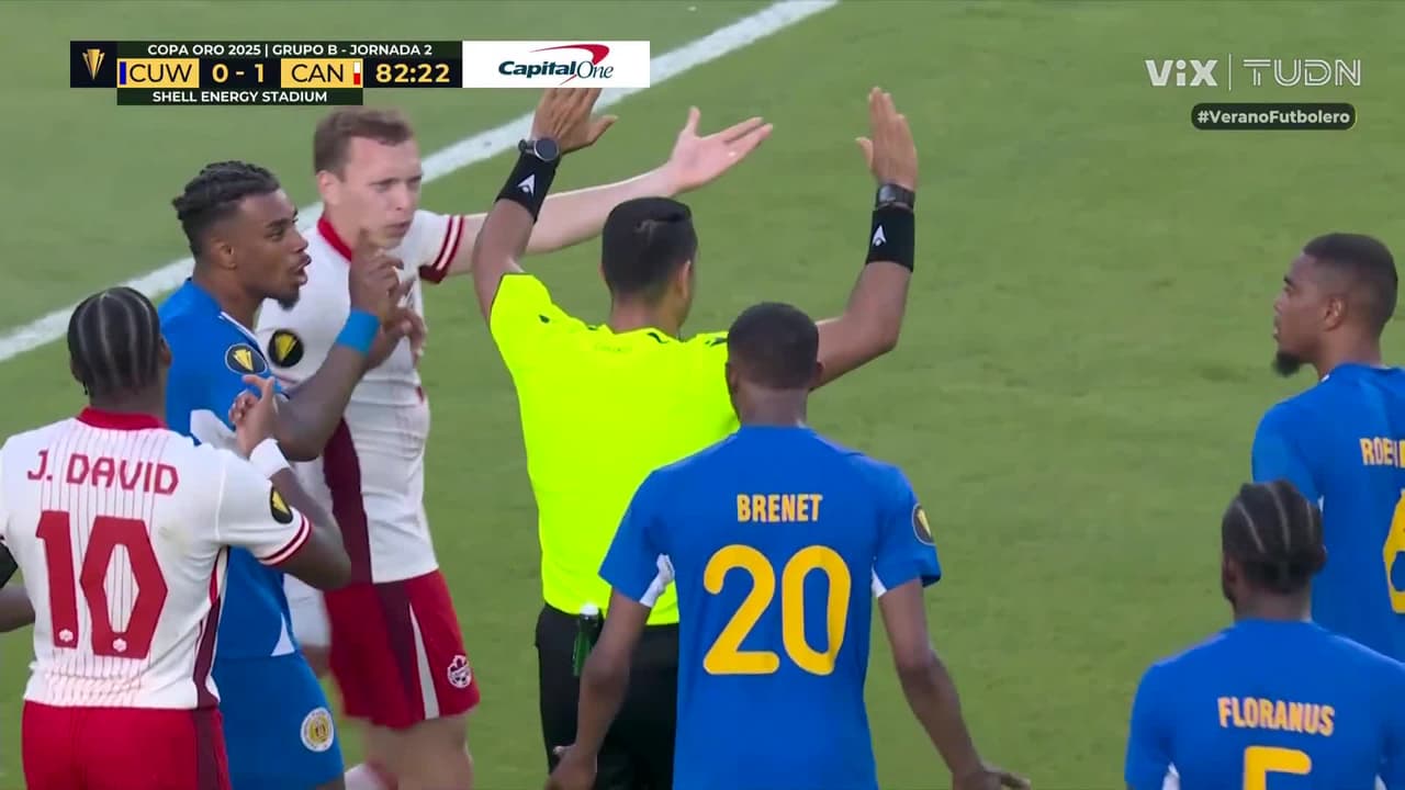 ¡Era penal para Curazao! Silbatazo en la tribuna salva a los canadienses