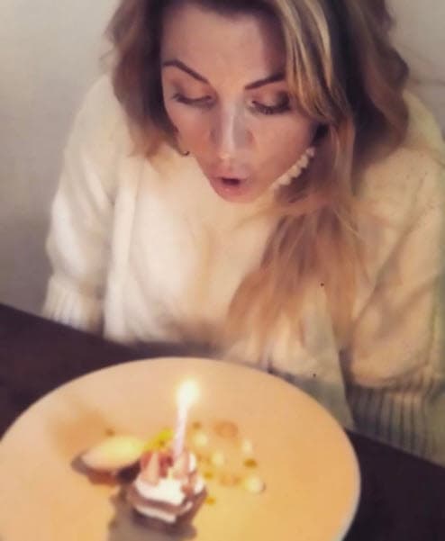 "No puedo estar más agradecida con la vida. 🙌🏼 #FelizCumpleañosAMí 🎂", escribió la actriz en Instagram en la foto para festejar su día.