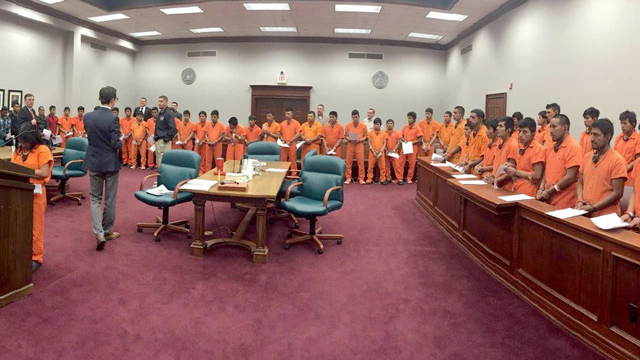 El gobierno de Trump convierte la amenaza de separar familias en una política real en la frontera