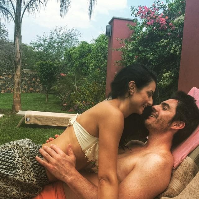 Después de semanas de rumores que aseguraban que la pareja estaba en crisis, finalmente Aislinn Derbez y Mauricio Ochmann confirmaron las sospechas.
<br>