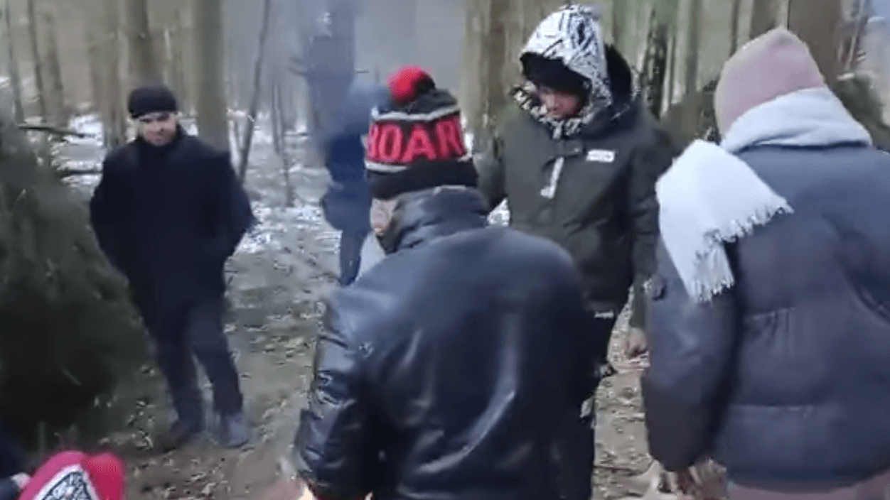 Las familias cubanas han quedado atrapadas entre fronteras bajo condiciones heladas.