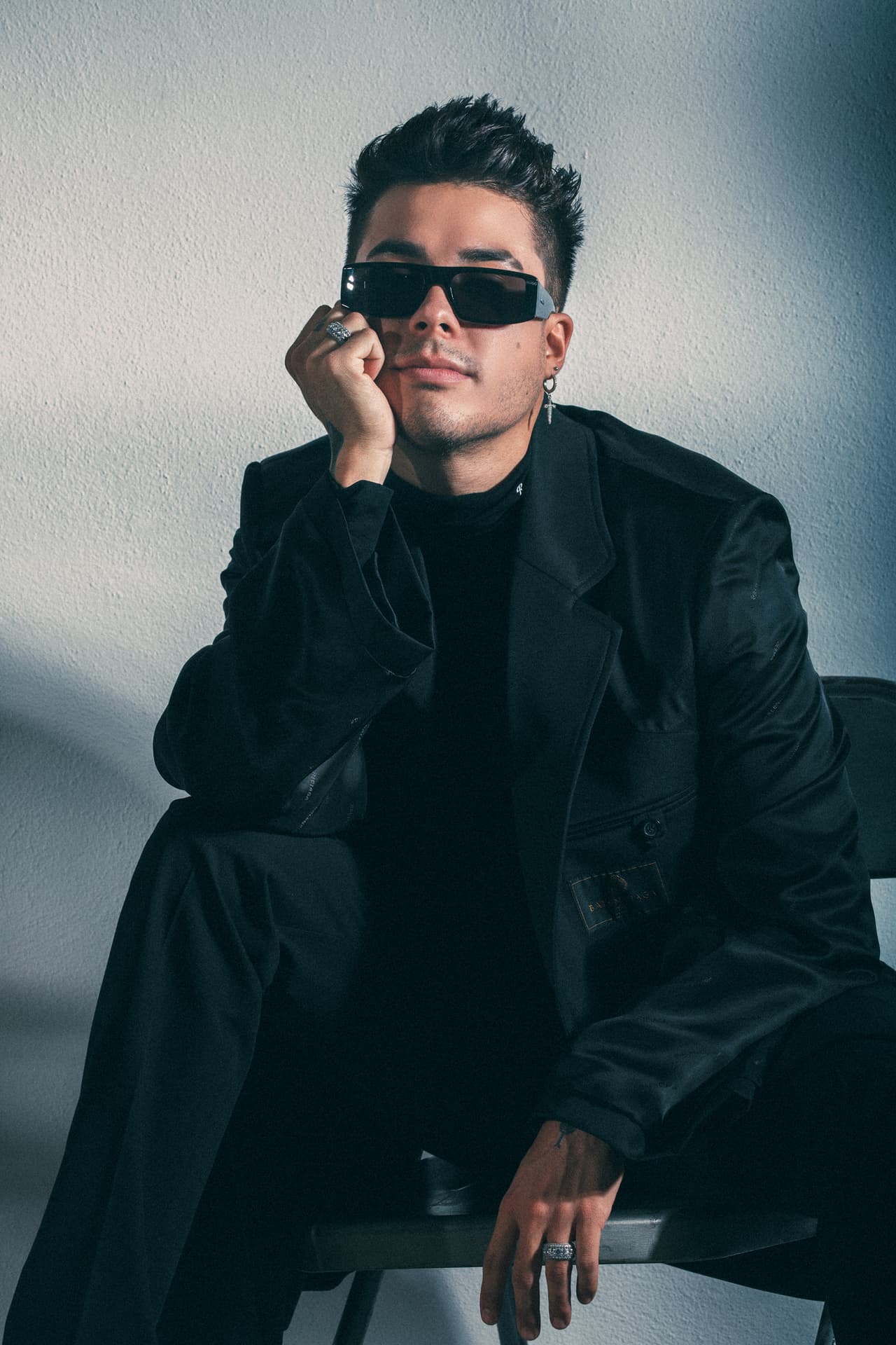 <h2 class="cms-H2-H2"><b>Mario Bautista</b></h2>
<br>Es considerado como uno de los artistas más versátiles y emblemáticos de México y su colaboración con la Banda El Recodo de Cruz Lizárraga, ‘Brindo’, podría hacerle ganar el premio a 
<b>Mejor Colaboración – Regional Mexicano</b> en los Latin American Music Awards 2023.