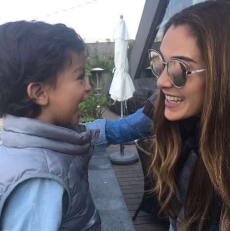 Al otro día, el abogado de la cantante desmitió los dichos de Medina en el programa de televisión Ventaneando al asegurar que desde el día 23 de junio, el Juez 37 de lo Familiar del Distrito Federal decretó la custodia de Emmanuel para la cantante.