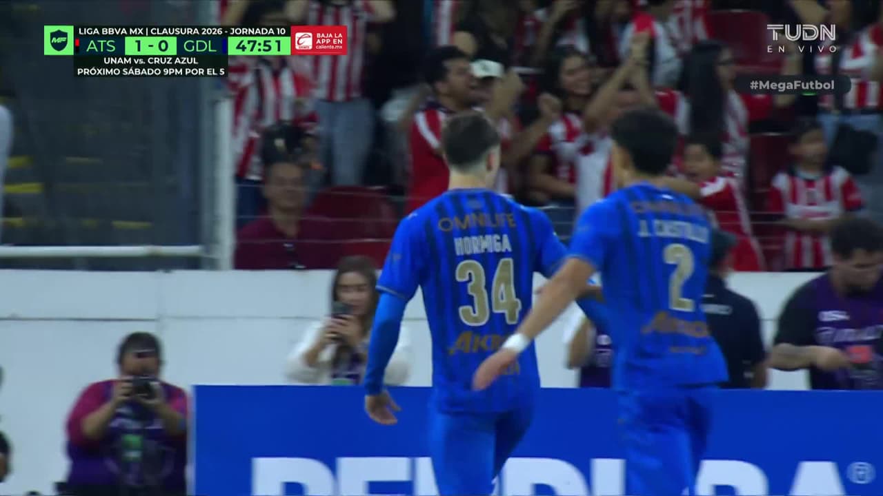 ¡Golazo de Chivas! La Hormiga dispara y empata el Clásico tapatío