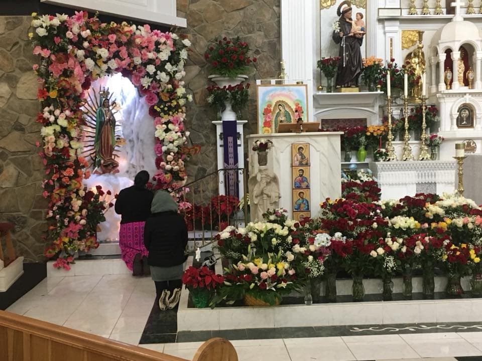 <b><a href="https://stpatricksga.org/parish-news/1977/" target="_blank">St. Patrick’s Catholic Church</a></b> El lunes 11 de diciembre iniciará la fiesta a las 6:30 p.m. con una procesión y danza, seguido de la misa a las 7:00 p.m. y un rosario a las 8:00 p.m. A la medianoche se esperan las mañanitas. 
<br>
<br>El martes 12 de diciembre tendrá lugar una procesión y danza a las 6:30 p.m. y la misa a las 7:00 p.m. 
<br>
<br>
<b>Dirección: 2140 Beaver Ruin Rd, Norcross. </b>