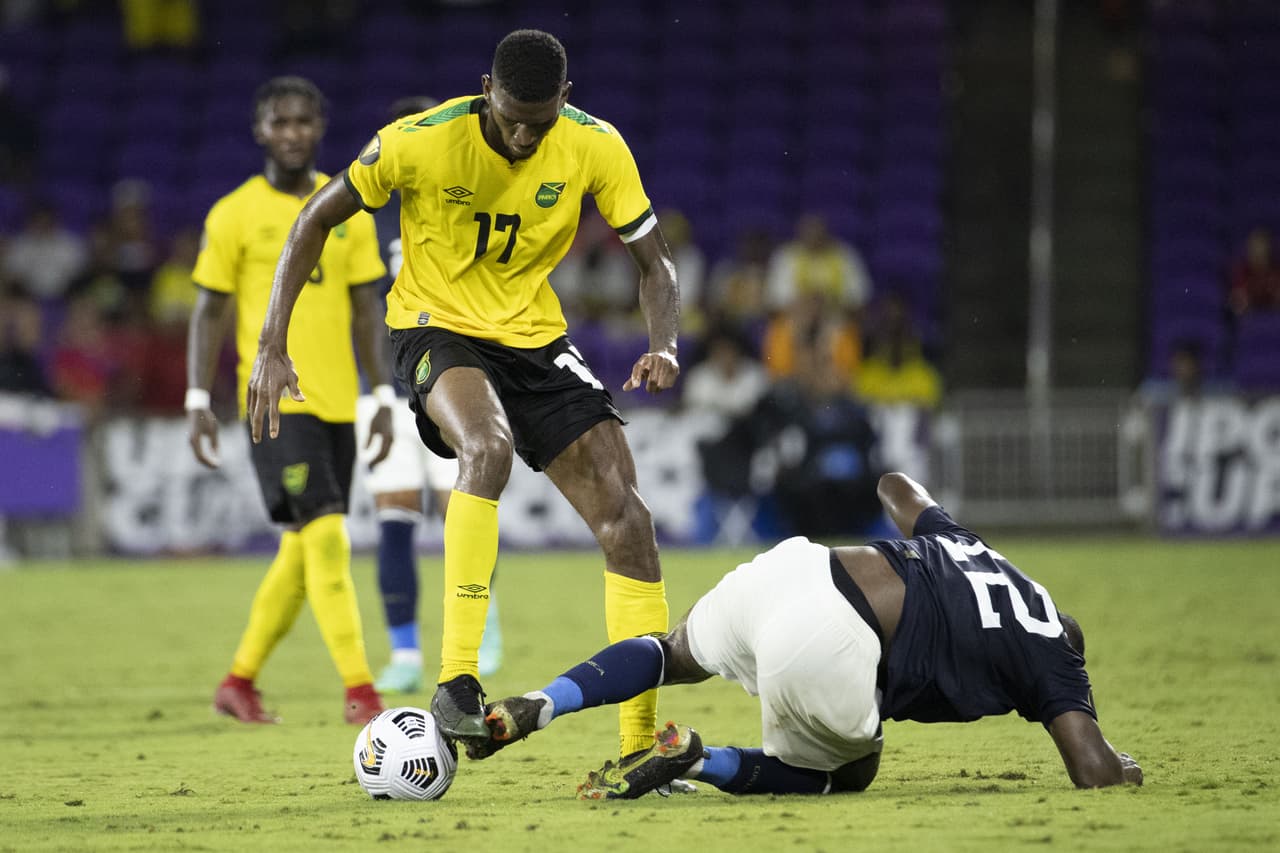 Con solitario gol de Bryan Ruiz, Costa Rica vence 1-0 a Jamaica y consigue paso perfecto a los cuartos de final.