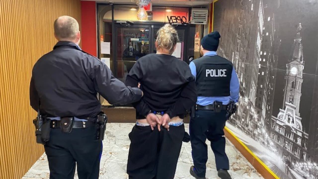 Acusan a hombre de Texas por matar a su esposa en hotel de Nueva Jersey