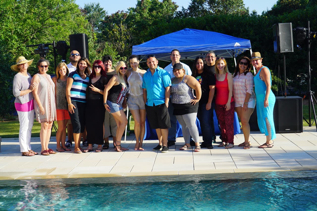 Gran recibimiento a maestros puertorriqueños que trabajarán en Oklahoma.
