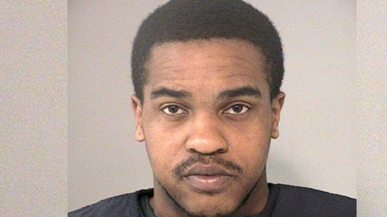 Derrick Lott, de 24 años, está siendo acusado de asesinato.