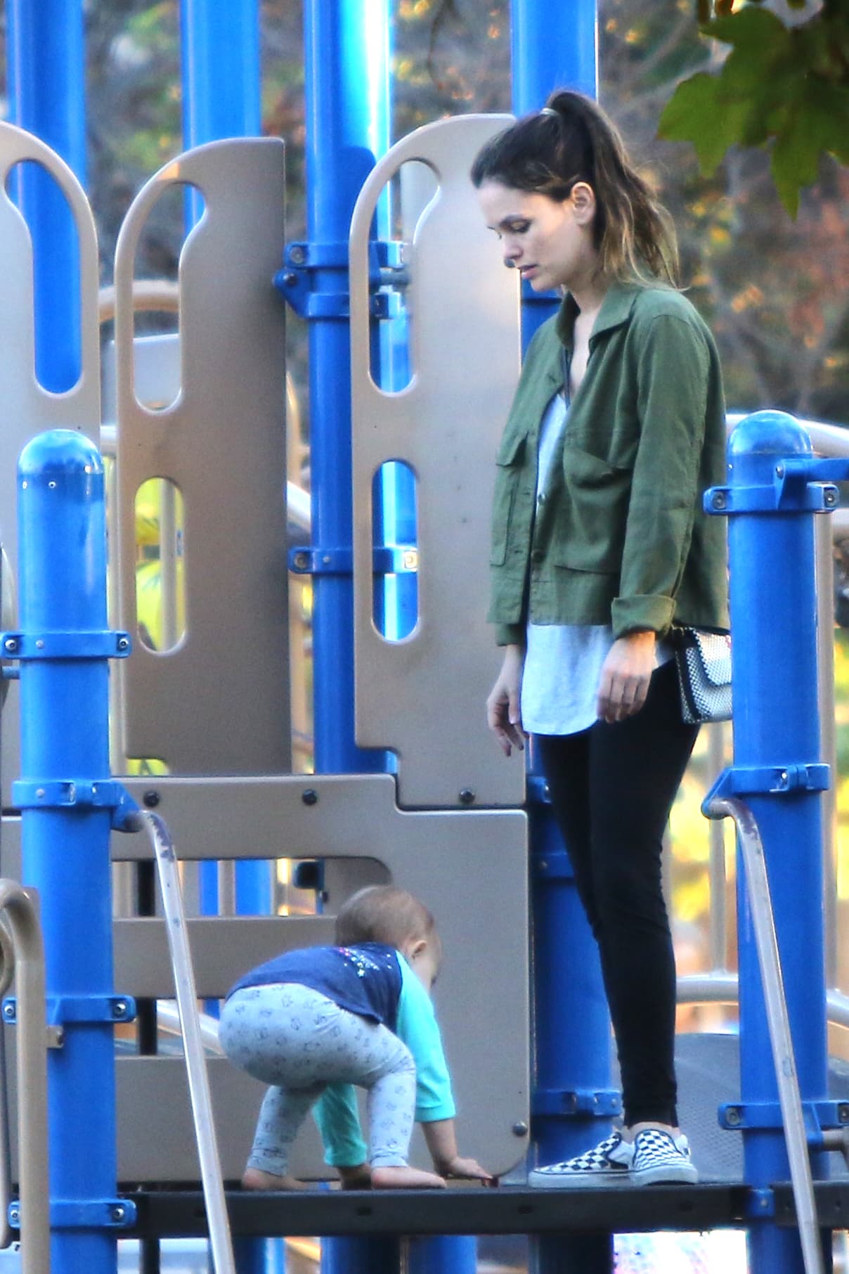 Siempre al pendiente de la chiquita.