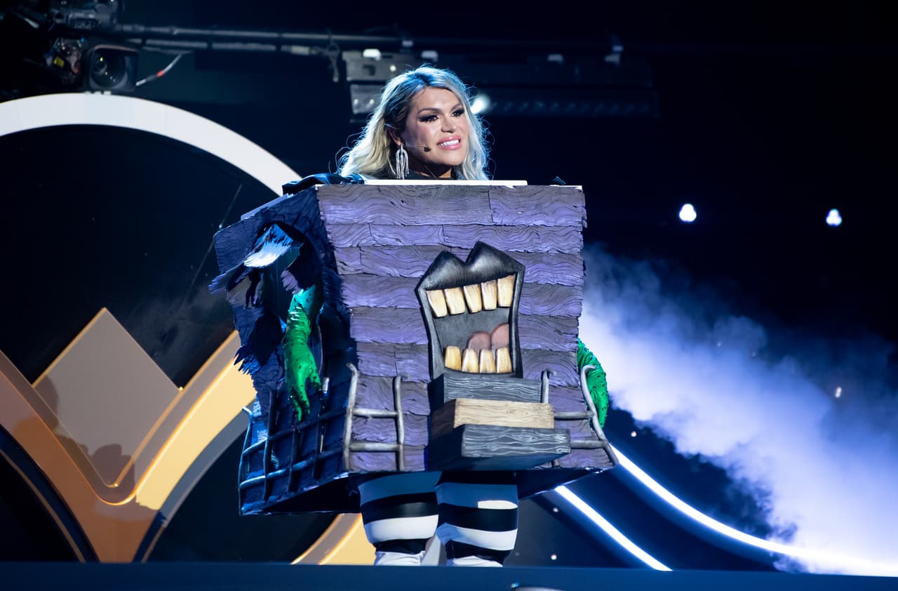 Después de varias preguntas y dar sus pronósticos, los investigadores no lograron adivinar el nombre de la celebridad invitada. Vaya sorpresa se llevaron al descubrir que detrás de la Casita Embrujada se encontraba Wendy Guevara, la influencer ganadora de la Casa de los Famosos México.