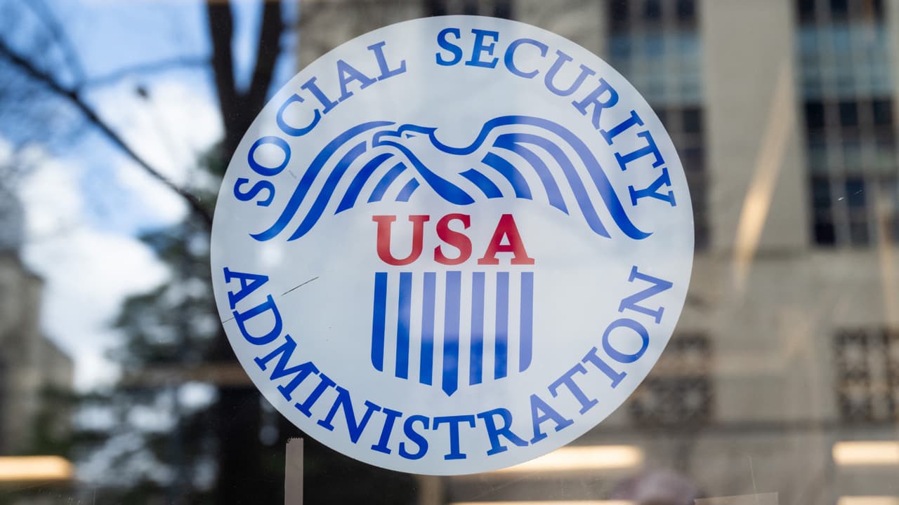 Corte Suprema permite a DOGE acceder a datos sensibles de los millones de beneficiarios del Seguro Social