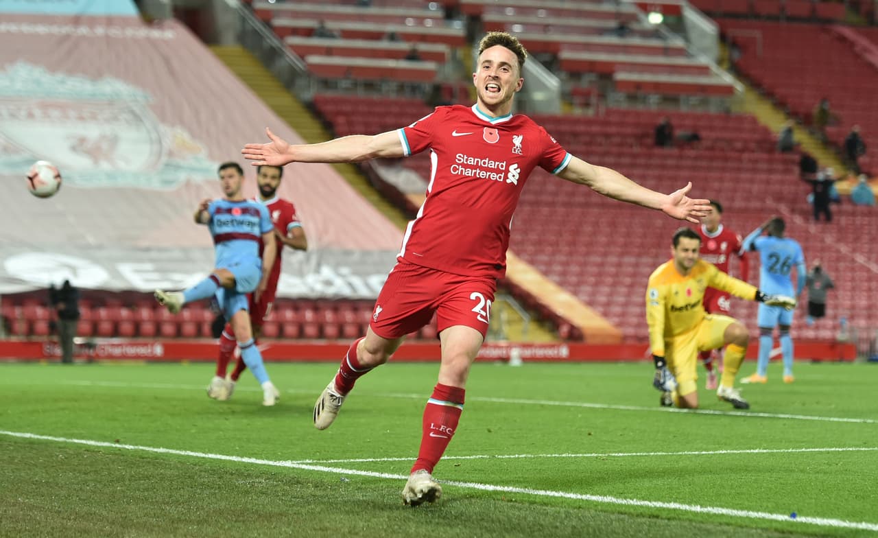 <b>Puesto 12. Liverpool (Premier League)</b>
<br>
<br>• Valor: 4,100 millones de dólares.
<br>
<br>• Cambio de valor en los últimos cinco años: +165%.
<br>
<br>• Propietarios: John Henry y Tom Werner.
<br>
<br>• Año de compra: 2010.
<br>
<br>• Precio pagado: 476 millones de dólares.
<br>