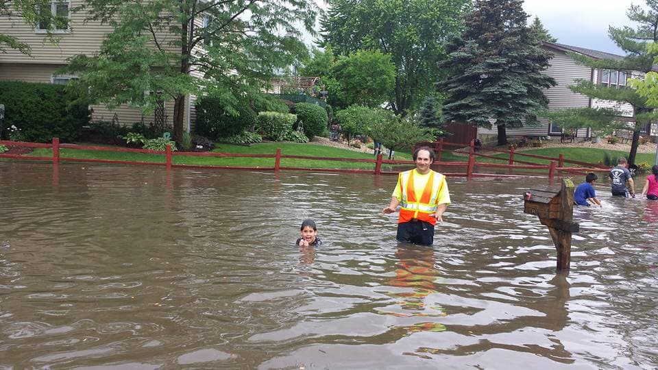 Un tornado tocó tierra como a las 7:40 PM en Manteno, en el condado de Will.