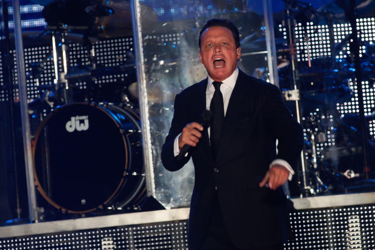 Es sabido que Luis Miguel está pasando por un problema de salud que lo ha llevado a cancelar varias presentaciones.