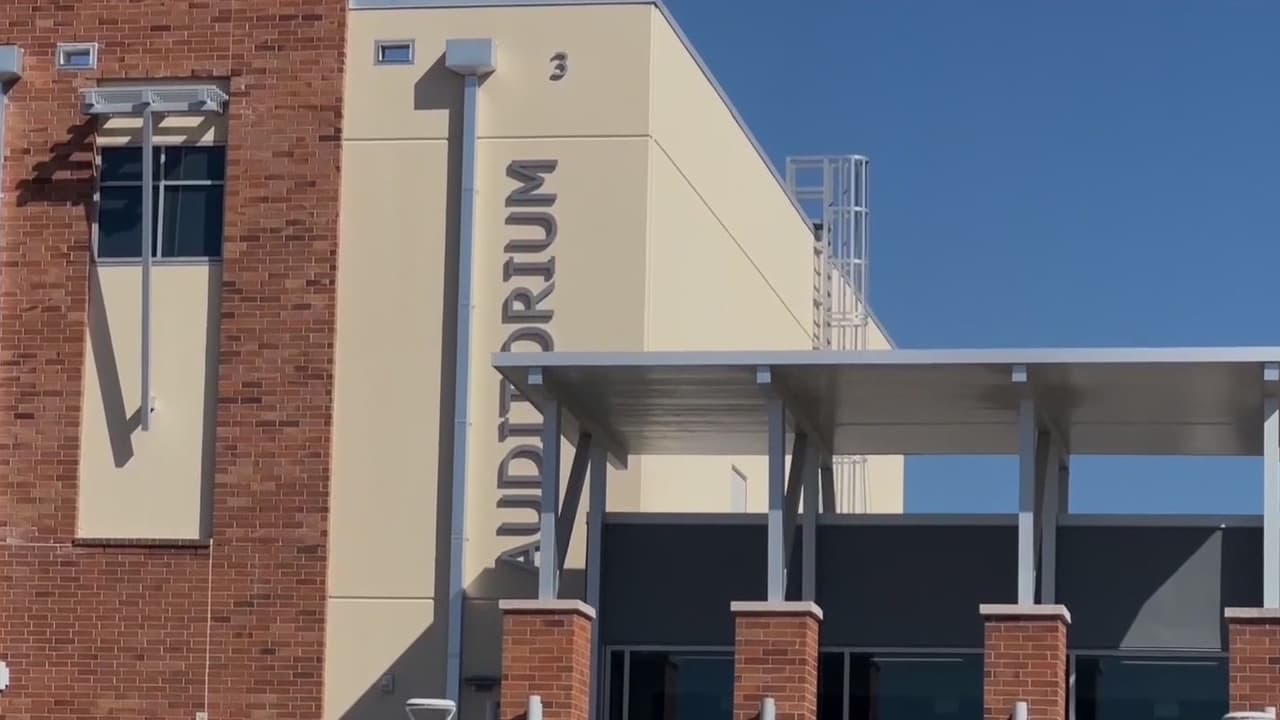 Arrestan a dos estudiantes por llevar cuchillos a escuelas del condado Osceola en una semana