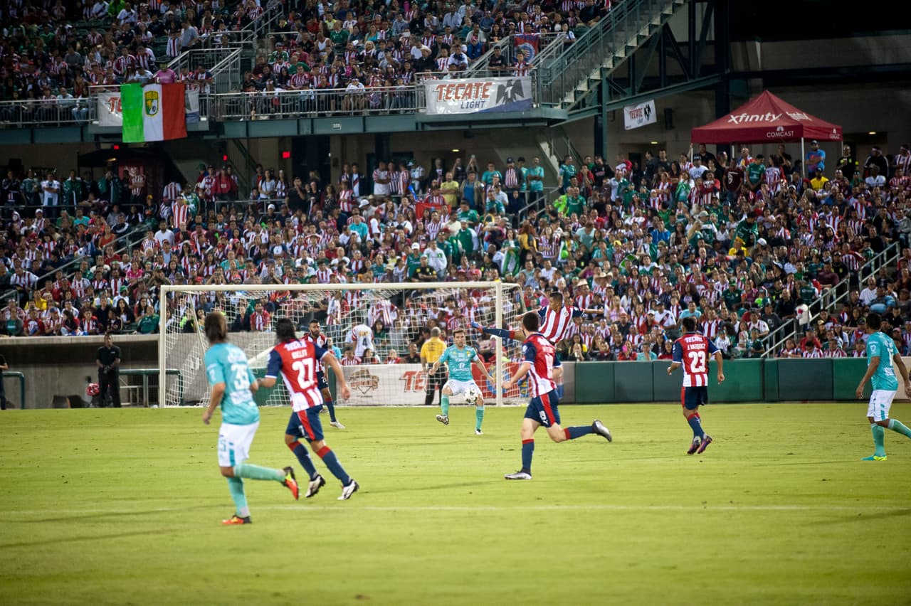 Este 12 de noviembre Chivas y Leon llegaron a Fresno con futbol de Liga MX. Leon derroto a Chivas 3-2.