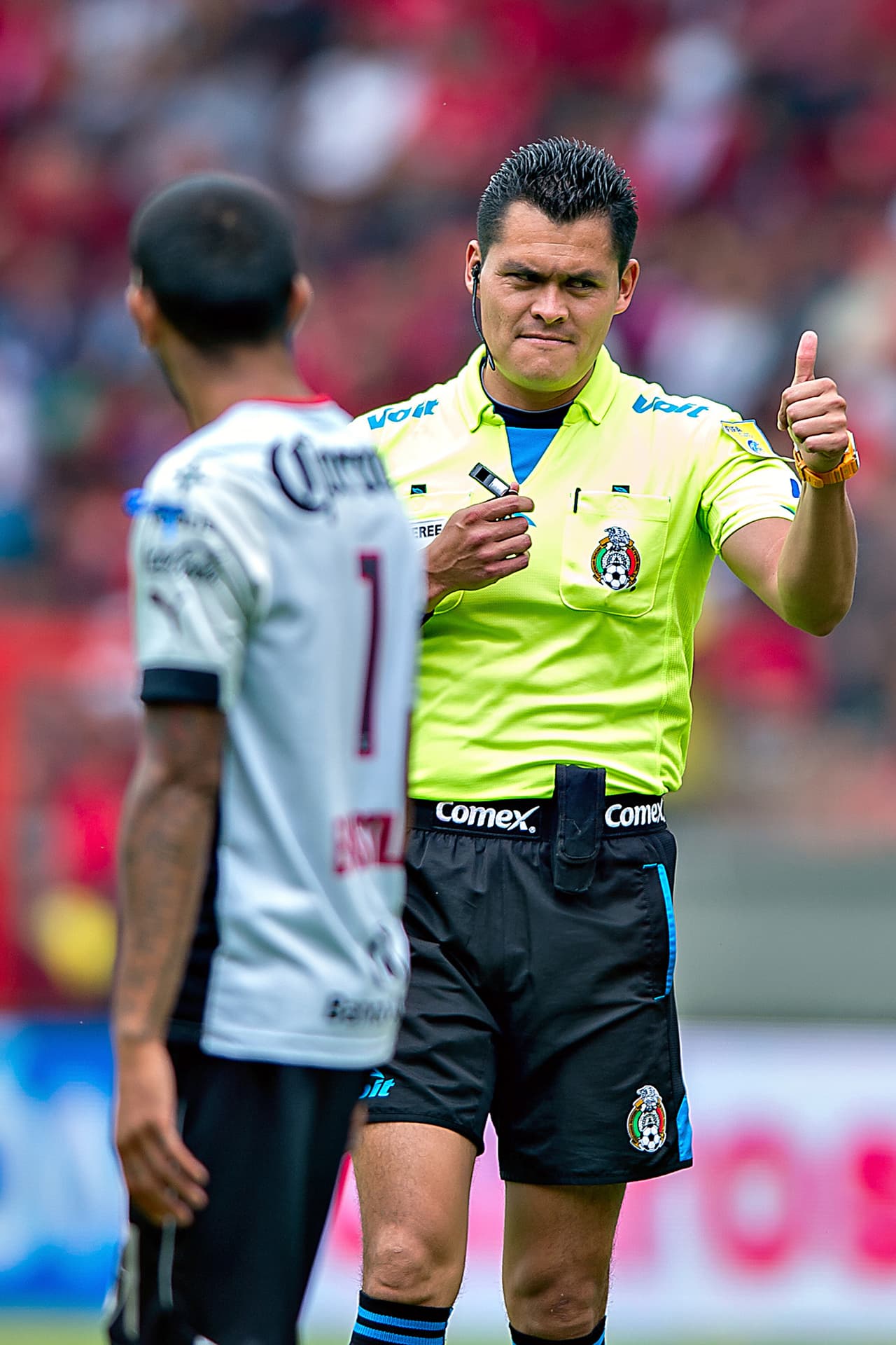 Se lesionó en pleno duelo de Santos vs. Dorados el árbitro Roberto Pérez Durán 