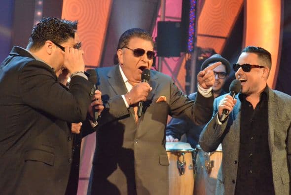 Don Francisco no pudo evitar ser parte de la increíble fiesta que armaron en el programa y, con lentes puestos y actitud al tope se convirtió en el cuarto integrante de esta exitosa agrupación. ¡Lucieron increíbles!