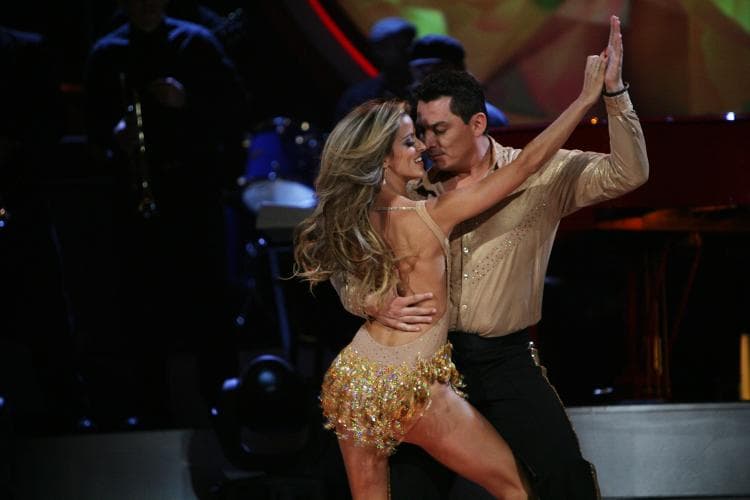 El hijo del fallecido Joan Sebastian protagonizó ardientes momentos con su pareja de baile en la segunda temporada. Su historia de amor trascendió y duró cinco años después del reality show de baile.