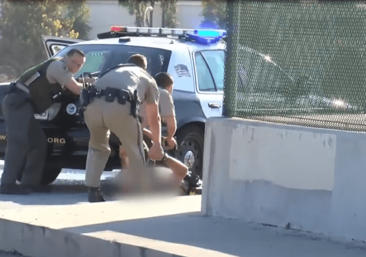 Las autoridades por su parte, advierten que investigan los motivos del ataque que cobró la vida del oficial Andre Moye, de 34 años, con tres años de carrera en CHP.