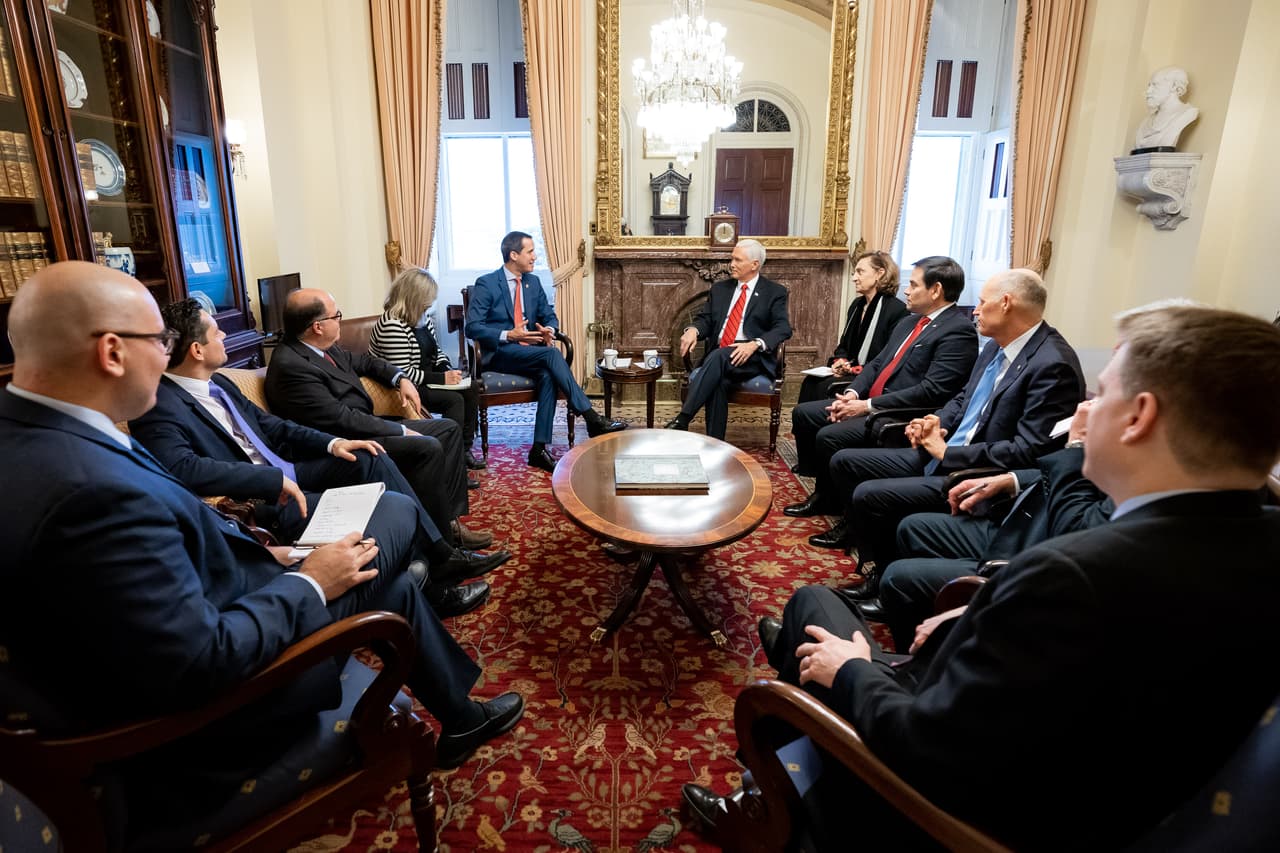 “Dejamos claro que la dictadura de Maduro es una amenaza real para todo el hemisferio, su salida del poder es urgente”, dijo Borges.