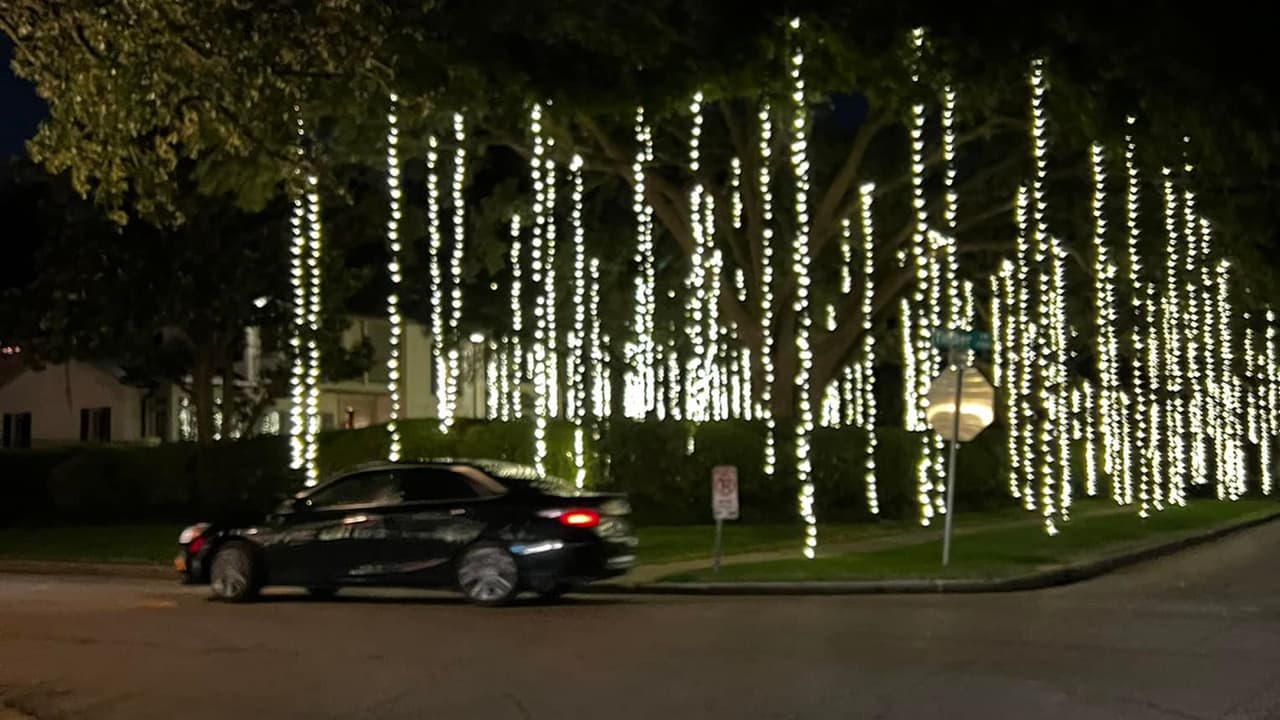 Es una tradición para los residentes del vecindario adornar las casas y quienes lo quieran visitar se lleven una buena fotografía.