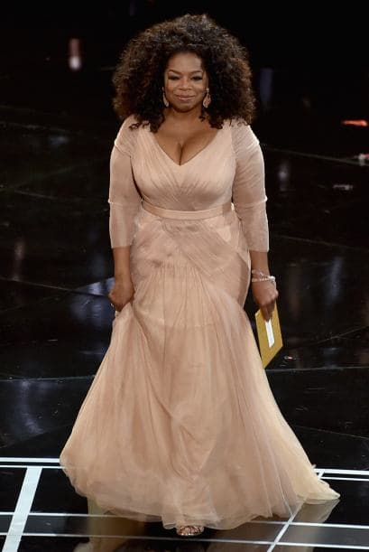 5.‘Wrap dress’. Una ex ‘princess’ que pensó en nosotras es la diseñadora Diane von Fürstenberg. Su icónico vestido cruzado tiene un corte similar al de una bata de baño.